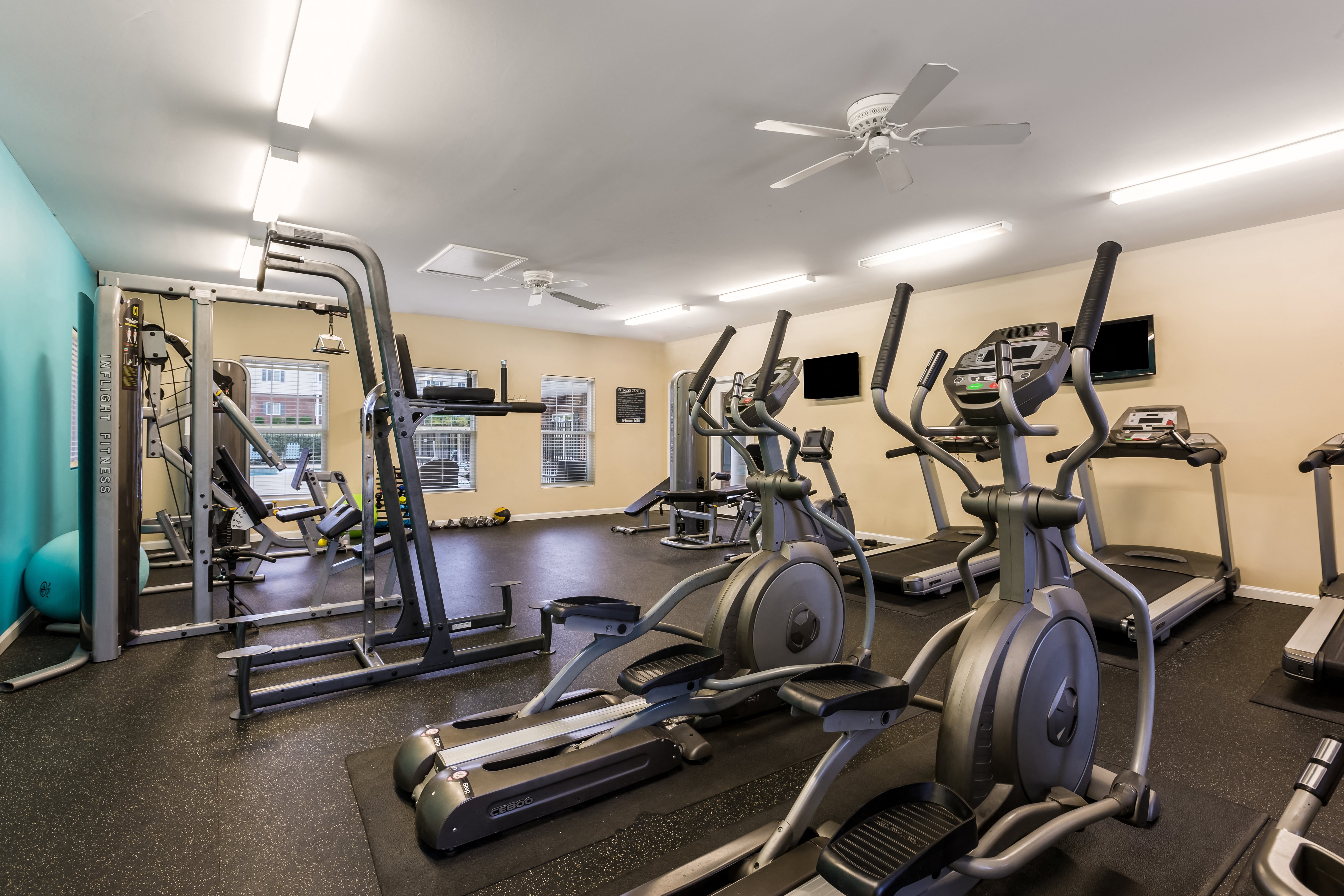 Fitness center at the Summit on 401